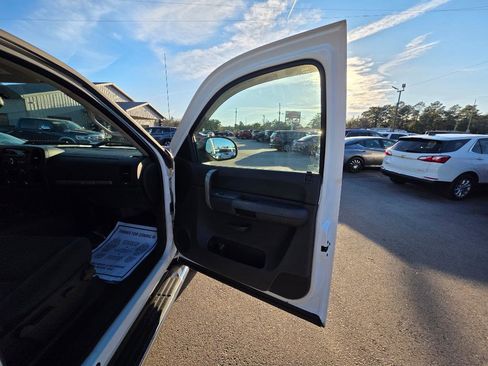 Used 2008 Chevrolet Silverado 2500 LT w/ 2LT Convenience Package image 10