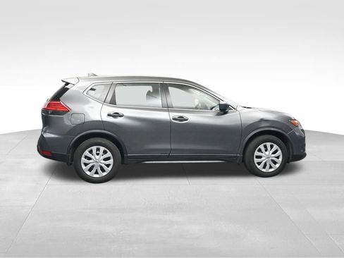 Used 2017 Nissan Rogue S FWD image 6