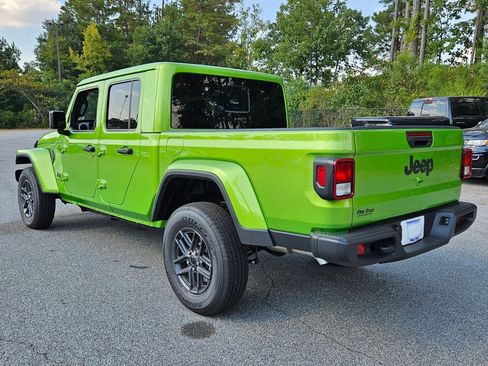 New 2025 Jeep Gladiator Sport image 10