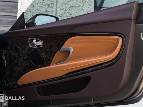 Used 2017 Aston Martin DB11 V12 image 30