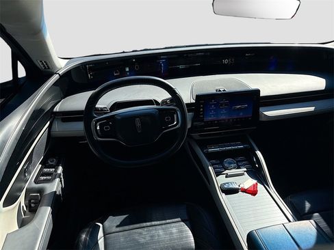 Used 2024 Lincoln Nautilus Reserve image 24