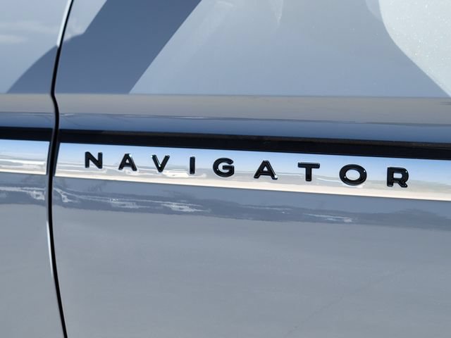 New 2026 Lincoln Navigator Premiere AWD/4WD image 11