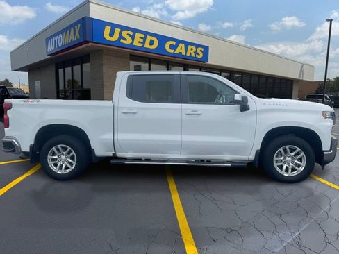 Used 2021 Chevrolet Silverado 1500 LT w/ Convenience Package II AWD/4WD image 2