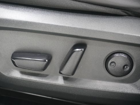 Used 2023 Nissan Rogue SV w/ SV Premium B Package FWD image 15