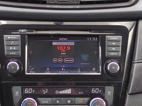 Certified 2018 Nissan Rogue SV FWD image 15