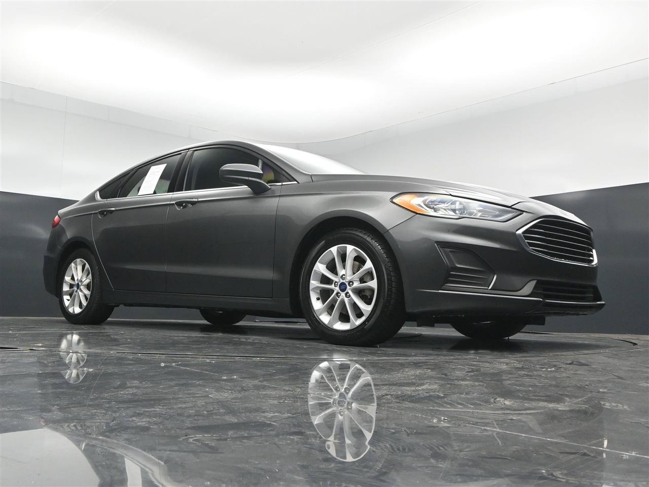 Used 2019 Ford Fusion SE FWD image 29