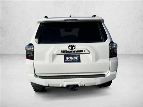 Used 2022 Toyota 4Runner SR5 Premium image 6