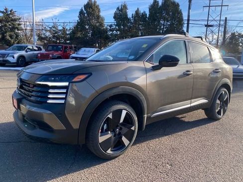 New 2026 Nissan Kicks SR image 1