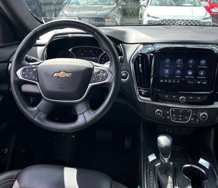 Used 2023 Chevrolet Traverse LT w/ LT Premium Package AWD/4WD image 7
