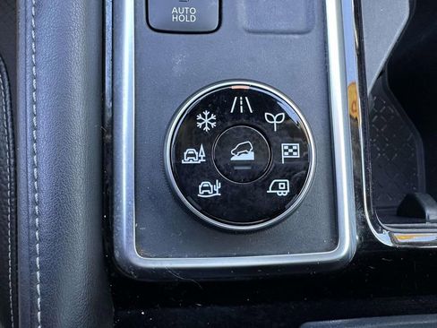 Used 2022 Nissan Pathfinder SL w/ SL Premium Package image 28