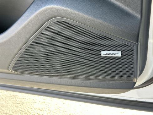 Used 2023 Porsche Cayenne Platinum Edition image 29