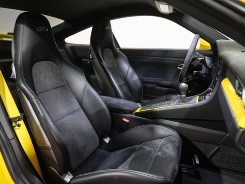 Used 2018 Porsche 911 GT3 w/ Sport Chrono Package image 20