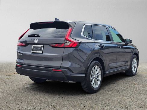 Used 2024 Honda CR-V EX image 3