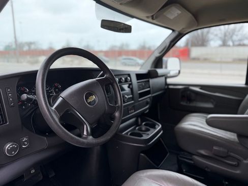 Used 2014 Chevrolet Express 1500 image 18