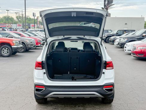 Used 2024 Volkswagen Taos SE FWD image 31