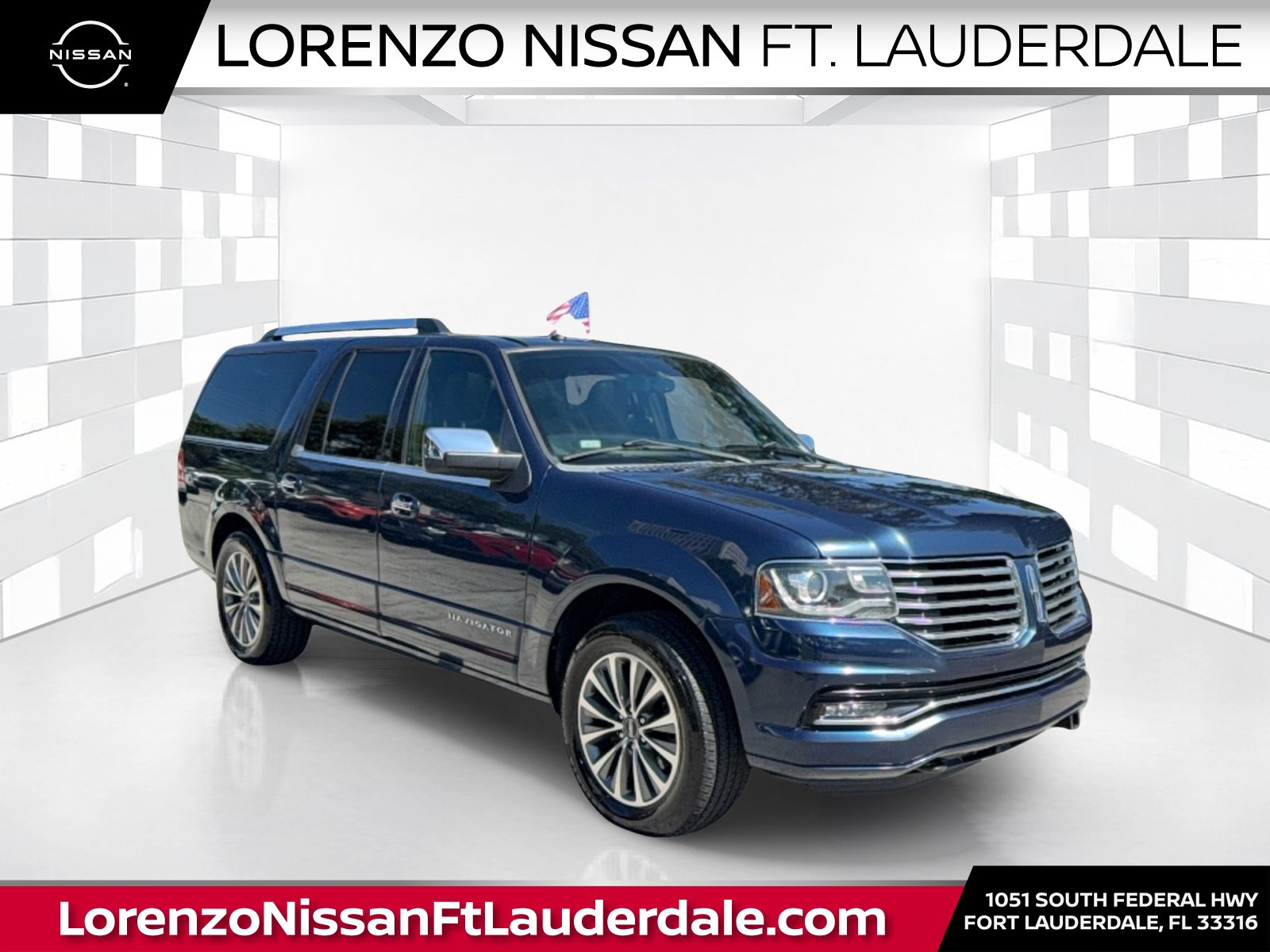 Used 2017 Lincoln Navigator L Select RWD image 1