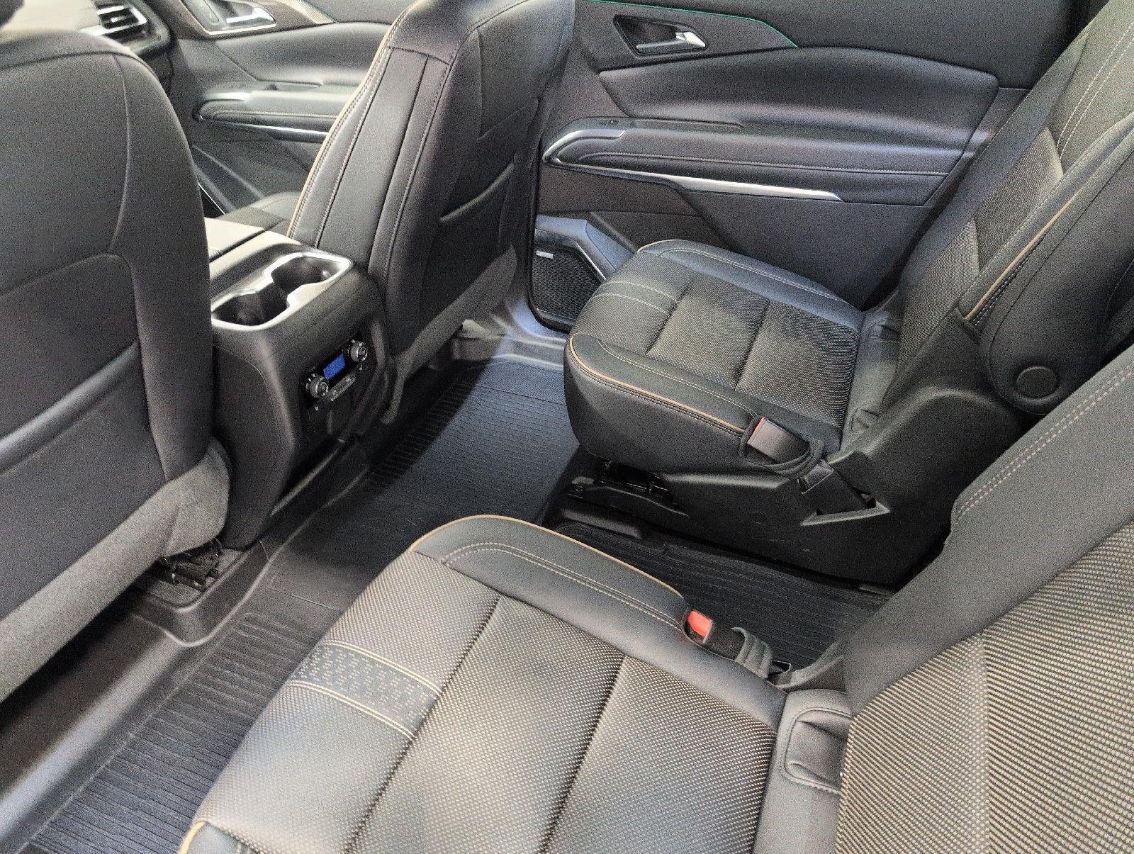 Used 2026 Chevrolet Traverse High Country w/ LPO, Floor Liner Package AWD/4WD image 21