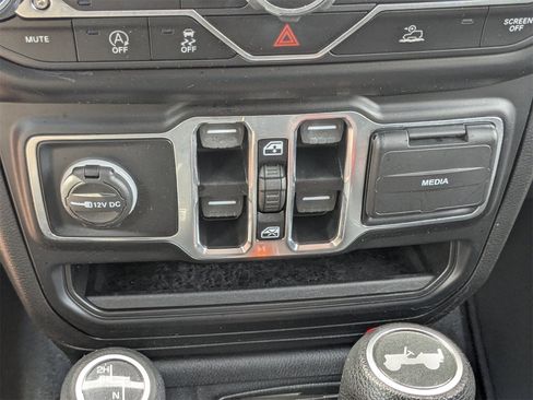 Used 2021 Jeep Wrangler Unlimited Sport image 24