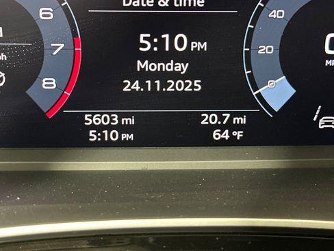 Used 2025 Audi Q3 2.0T Premium image 22