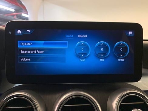Used 2022 Mercedes-Benz GLC 300 4MATIC w/ AMG Line image 29