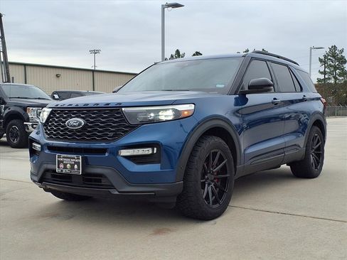Used 2020 Ford Explorer ST w/ ST Street Pack image 5