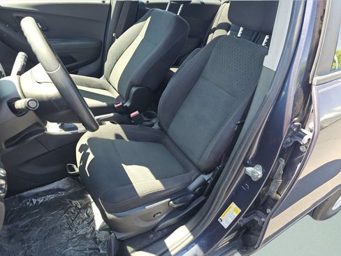 Used 2019 Chevrolet Trax LS AWD/4WD image 6