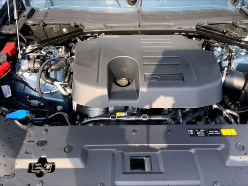 New 2026 Land Rover Defender 110 X-Dynamic SE image 16