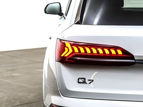 Used 2024 Audi Q7 3.0T Premium Plus image 16