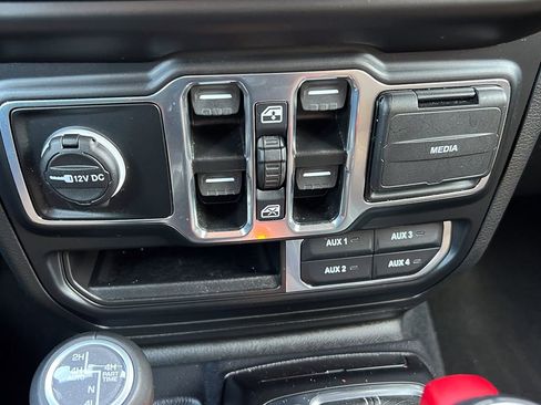 Used 2022 Jeep Wrangler Unlimited Sahara w/ LED Lighting Group image 26