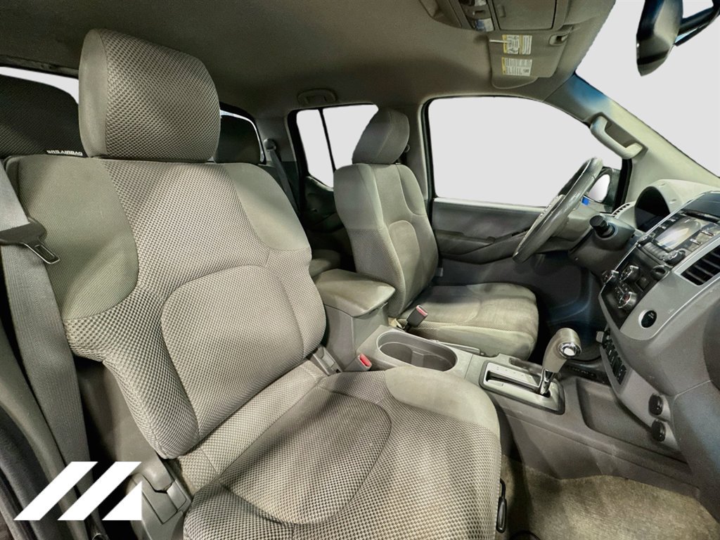 Used 2014 Nissan Frontier SV w/ SV Value Truck Package AWD/4WD image 27