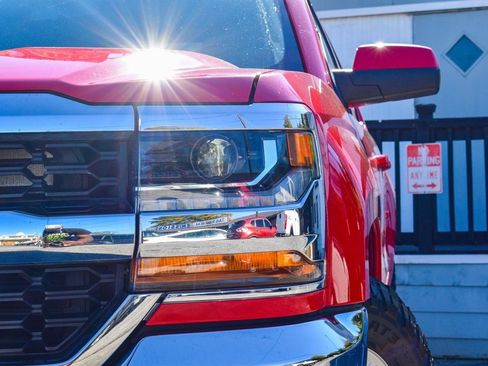 Used 2018 Chevrolet Silverado 1500 LT image 4