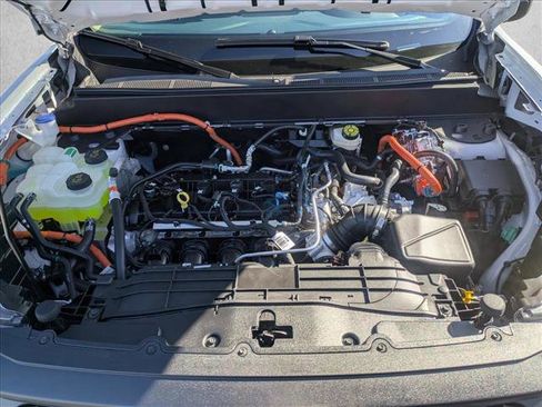 New 2025 Ford Maverick XL image 16