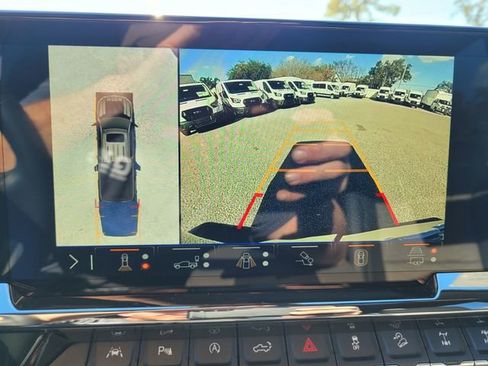 Used 2025 Chevrolet Silverado 1500 ZR2 w/ Technology Package image 27