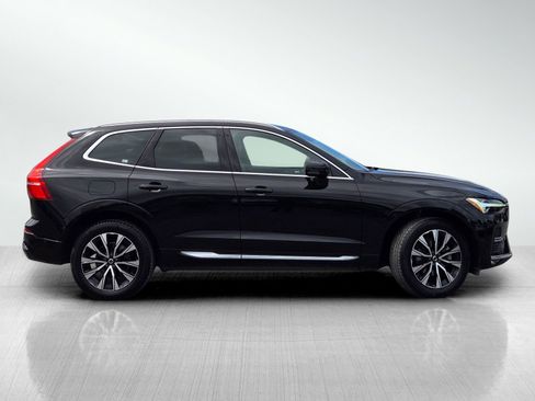 Used 2023 Volvo XC60 B5 Plus FWD image 3