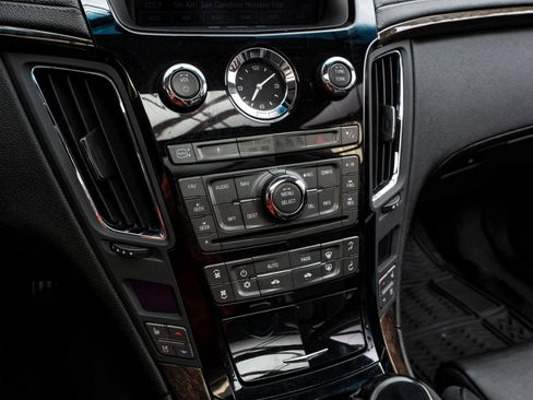 Used 2011 Cadillac CTS V image 28