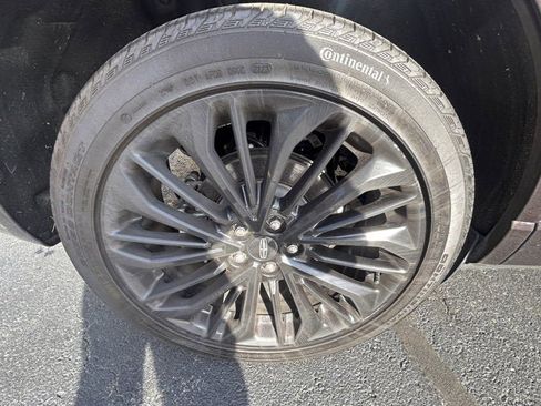 Used 2023 Lincoln Corsair Reserve w/ Equipment Group 201A image 10