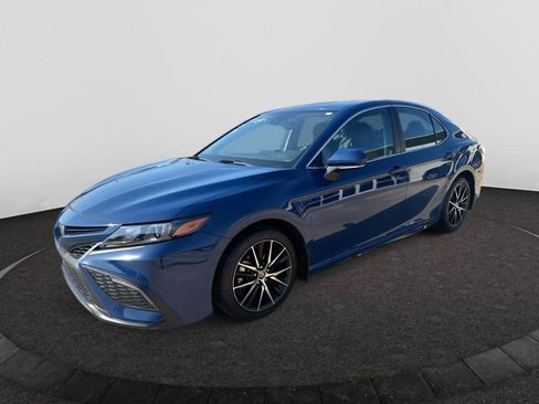 Used 2024 Toyota Camry SE FWD image 1