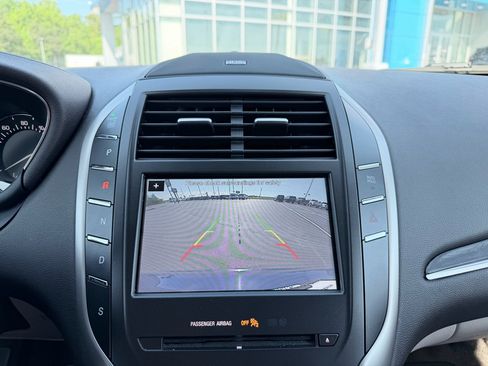 Used 2018 Lincoln MKC Reserve w/ Lincoln MKC Climate Package AWD/4WD image 18