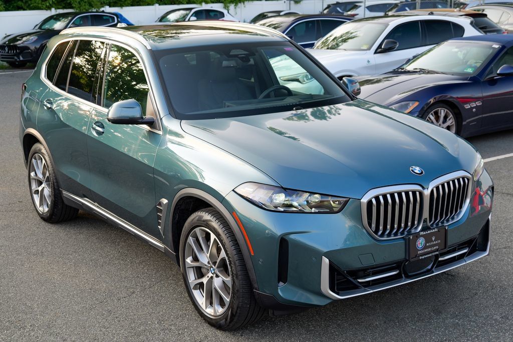 Used 2024 BMW X5 xDrive40i w/ Premium Package AWD/4WD image 9