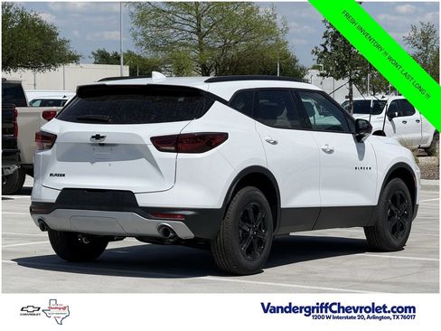 New 2026 Chevrolet Blazer LT w/ Convenience Package FWD image 4