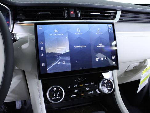 New 2026 Jaguar F-PACE R-Dynamic S image 19