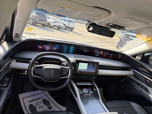 Used 2024 Lincoln Nautilus Reserve image 13