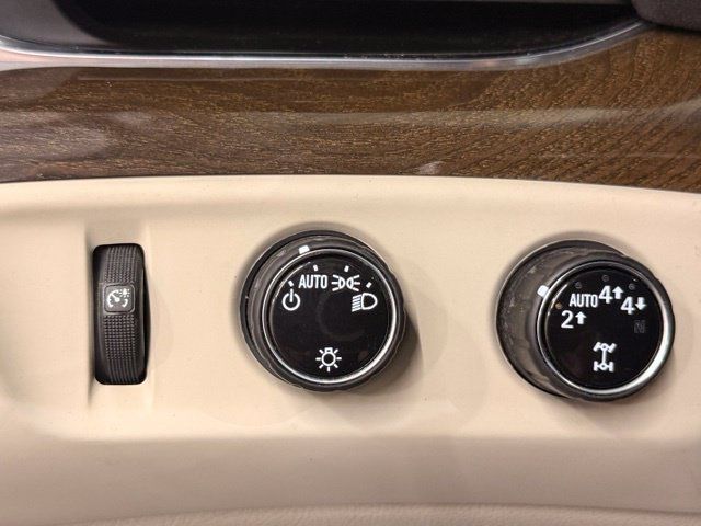 Used 2018 Cadillac Escalade Luxury w/ LPO, Radiant Package AWD/4WD image 16