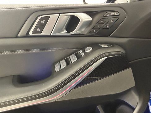 Used 2025 BMW X7 M60i image 25