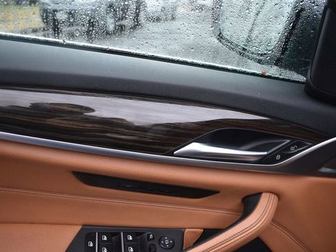 Used 2019 BMW 530i xDrive w/ Convenience Package image 13