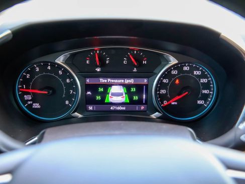Used 2024 Chevrolet Equinox Premier FWD image 11