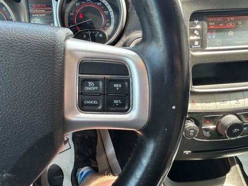 Used 2018 Dodge Journey SE w/ Connectivity Group FWD image 20
