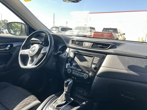 Used 2018 Nissan Rogue SV w/ Premium Package AWD/4WD image 14
