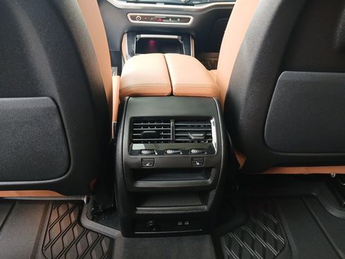 Used 2026 BMW X5 xDrive40i w/ M Sport Package image 24