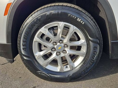 Used 2022 Chevrolet Traverse LS image 14